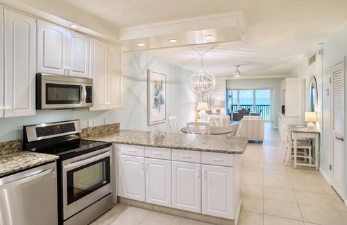 Sanibel Condo | Gorgeous views from this updated two bedroom two bathroom Gulf Front Condo