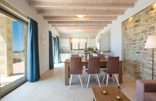 Zerviana Villa | Gorgeous Villa for 7 overlooking Phalasarna Beach
