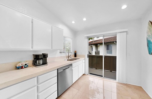 Monarch Beach Condo | Gorgeous! Walk to Beach! Pool & Patio! Fireplace! – It’s ‘JUST BEACHY’!
