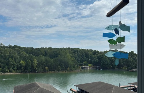 Huddleston Condo | Gorgeous waterfront 2 bed 2 bath condo full amenities Mariners Landing resort