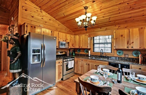 Ellijay Cabin | Gorgeous, with covered hot tub, pet friendly, fenced area, WIFI