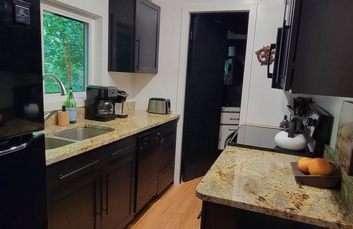 Traverse City House | Gorgeous wooded site 15 min from the heart of Traverse City.walk to swimming!