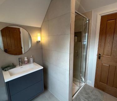 Goring House | Goring River Retreat with Gym and Wellness Area