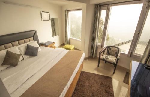 Dalhousie Hotel | Goroomgo Hotel Jasmine Dalhousie - Mall Road - Prime Location - Excellent Customer Service Awarded - Best Selling