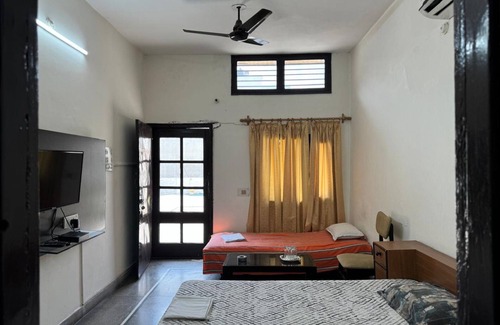 Pathankot Hotel | Goroomgo Jewel Pathankot