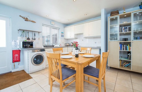 Little Haven Cottage | Gorse Cottage, Holiday Cottage Broad Haven, Sleeps 4, 2 bedrooms, bathrooms