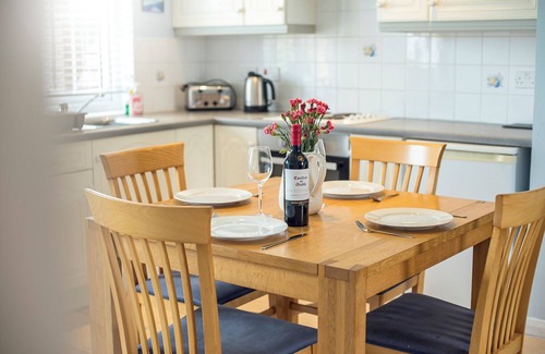 Little Haven Cottage | Gorse Cottage, Holiday Cottage Broad Haven, Sleeps 4, 2 bedrooms, bathrooms