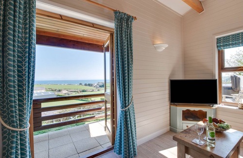 Mynytho House | Gorwel - Two Bedroom House, Sleeps 5