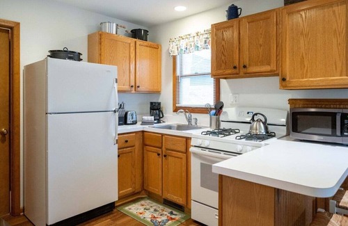 Saugatuck Cottage | Goshorn Lake Resort Cottage #16