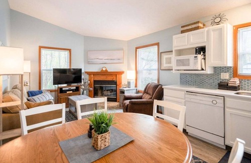 Saugatuck Cottage | Goshorn Lake Resort Cottage #25