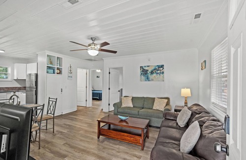 Crescent Beach Cottage | Got Wags Ocean View Haven Upper Level 2 BR Close to Beach