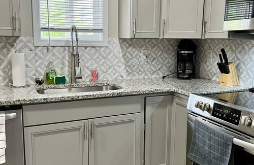 Geneva-on-the-Lake Apartment | GOTL Strip Suite #2- Sunset Vacation Rentals