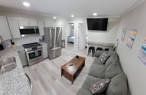 Geneva-on-the-Lake Apartment | GOTL Strip Suite #2- Sunset Vacation Rentals