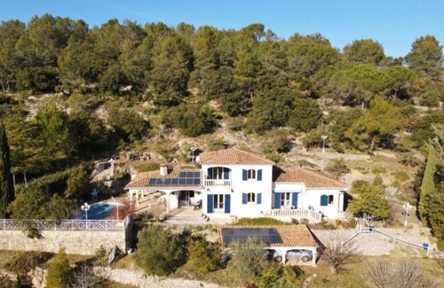 Goudargues House | Goudargues: Hills & Heated Pool