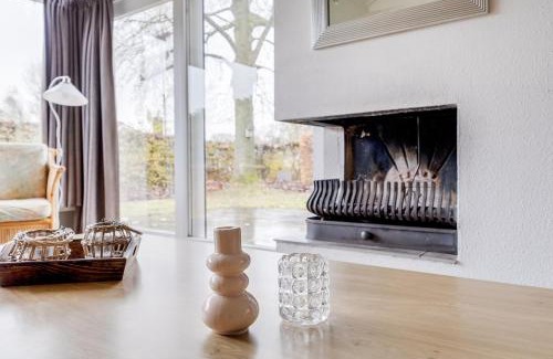 Zwiggelte House | Goudvink I Huis met Excentrieke Tuin