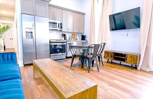 Treme Apartment | Governors Apartment - 2 bedroom - Steps to FQ - Historic Getaways