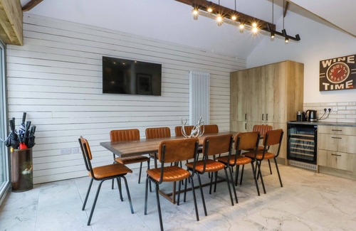 Criccieth Cottage | GOWAN BRAE, pet friendly, luxury holiday cottage in Criccieth