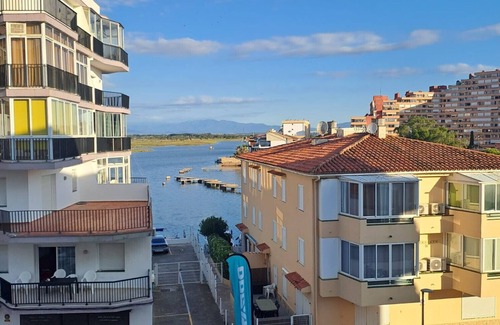 Santa Margarida Apartment | GR CANAL 19 - One bedroom apartment 50 m from the sea