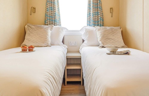 Stibb House | Grab a cosy getaway in the Lundy 3, ideal for a get-away-from-it-all holiday.