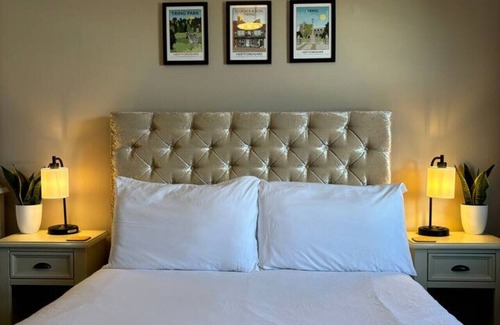Tring Apartment | Grace`s Guesthouse Room 5