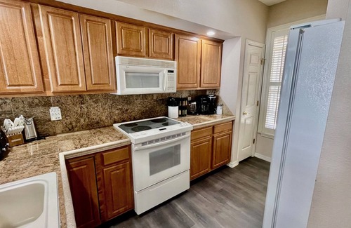 Branson Condo | Gracie's Getaway - 4 King Bedrooms w/4 Ensuite Baths! Sleeps 13!