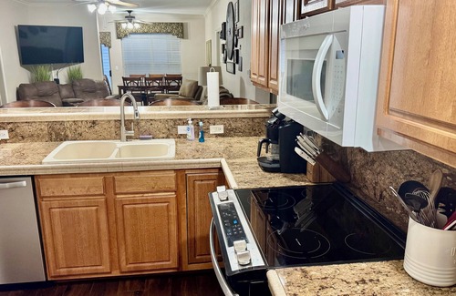 Branson Condo | Gracie's Getaway - 4 King Bedrooms w/4 Ensuite Baths! Sleeps 13!