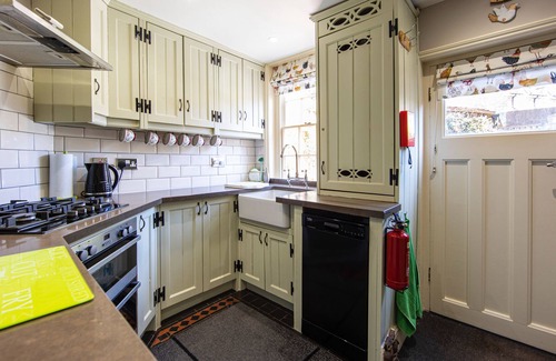 New Forest District House | Grade II Listed Town House, cosy and welcoming, close to The High Street