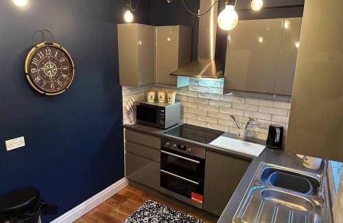 Hull Old Town House | Grammar School Yard Four Bedroom Free Parking