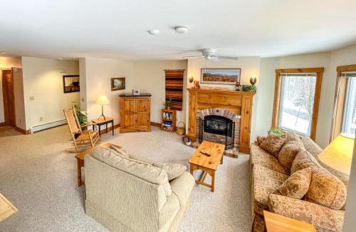 North Troy Apartment | Grammy Jay Getaway #V363