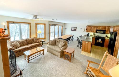North Troy Apartment | Grammy Jay Getaway #V363