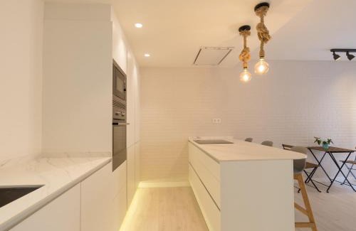 La Goleta Apartment | Gran apartamento en el centro histórico con parking gratuito 4 habitaciones por KEYWISE