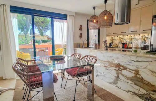 Urbanizacion Pinos Verdes Apartment | Gran Apto Cabopino Marbesa Beach