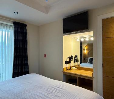 Bispham Apartment | Granada Apartments Queens Mansions