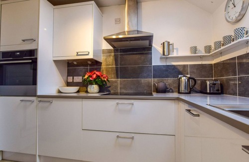 Brimpsfield Cottage | Granary at Hunt Court - sleeps 4 guests in 2 bedrooms