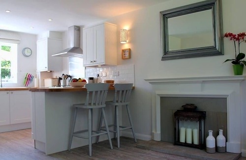 Frant Cottage | GRANARY COTTAGE, with a garden in Royal Tunbridge Wells