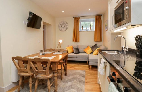 Newland Near Ulverston Cottage | GRANARY, pet friendly, with a garden in Bardsea