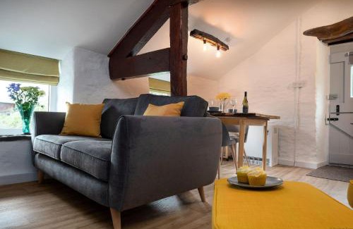 Bryn-crug House | Granary Retreat for 2 inc shared Dog Field