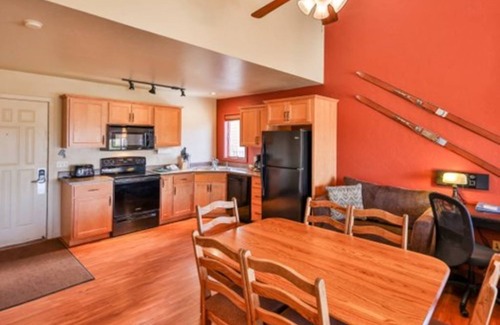 Silvercreek Resort | Granby Ranch, 2 BR, near Winter Park. Slopeside. Sleeps 8.nn
