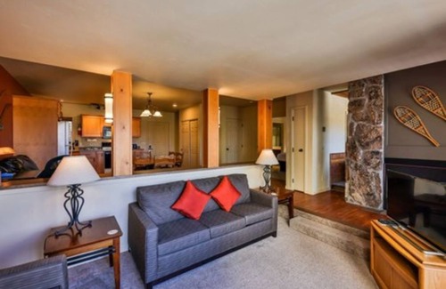 Silvercreek Resort | Granby Ranch, 2 BR, near Winter Park. Slopeside. Sleeps 8.nn
