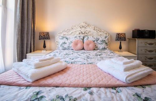 Herne Bay Apartment | Grand 1 bed Georgian Suite at Florence House, in the heart of Herne Bay and 300m from beach