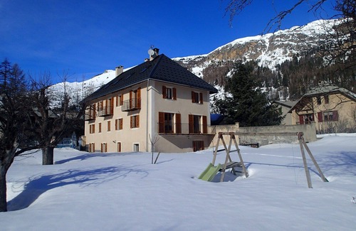 Monetier-les-Bains Apartment | Grand Appartement Pour 15 Personnes Avec une Grande Pièce Voûtée
