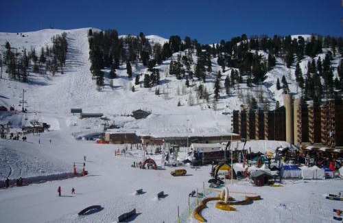Macot-la-Plagne Apartment | Grand appartement rénové - 11 pers - Centre station - Balcon - FR-1-181-2379