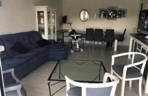 Saint-Cyprien Plage Apartment | Grand appartement 2 minutes plage et commerces