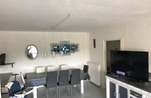 Saint-Cyprien Plage Apartment | Grand appartement 2 minutes plage et commerces