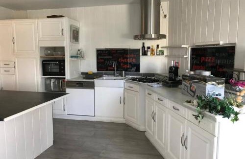 Saint-Cyprien Plage Apartment | Grand appartement 2 minutes plage et commerces