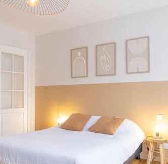 Calais City Center Apartment | Grand appartement de charme-Calais Nord-Cour-Plage