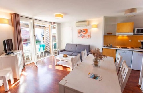 Cassen Condo | Grand Appartment | Piscines | Salle Fitness