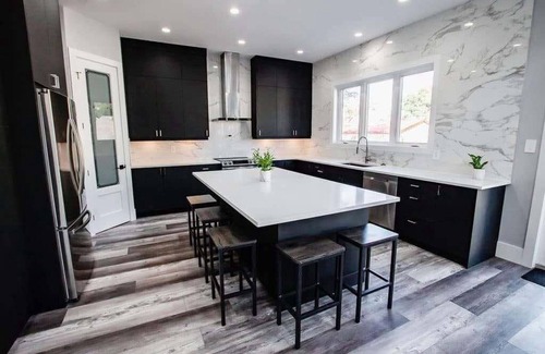 Grand Bend House | Grand Bend Modern Living 5 Bedrooms and Walk to the Beach