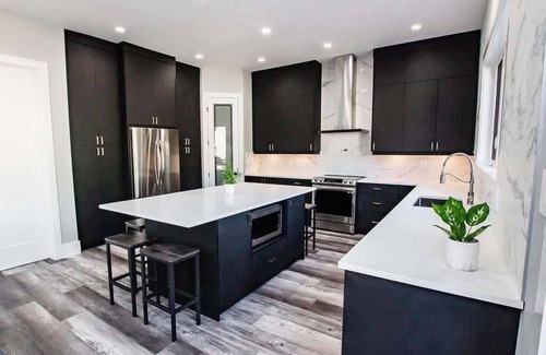 Grand Bend House | Grand Bend Modern Living 5 Bedrooms and Walk to the Beach