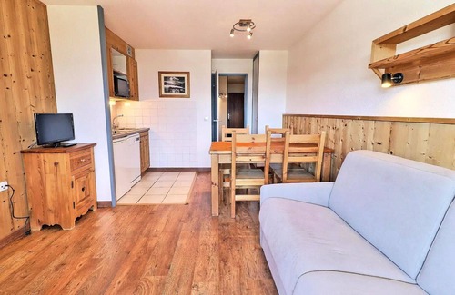 La Perriere Apartment | Grand Bois A Residence - CONFORTABLE 2 PARTS, SKIS TO PIEDS AND NEAR TRADE